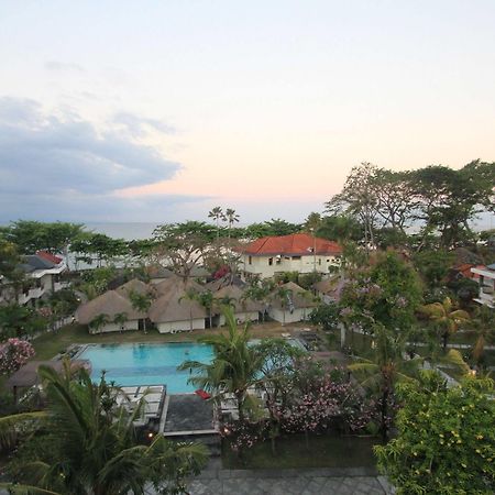 Alit Beach Resort And Villas Санур Экстерьер фото