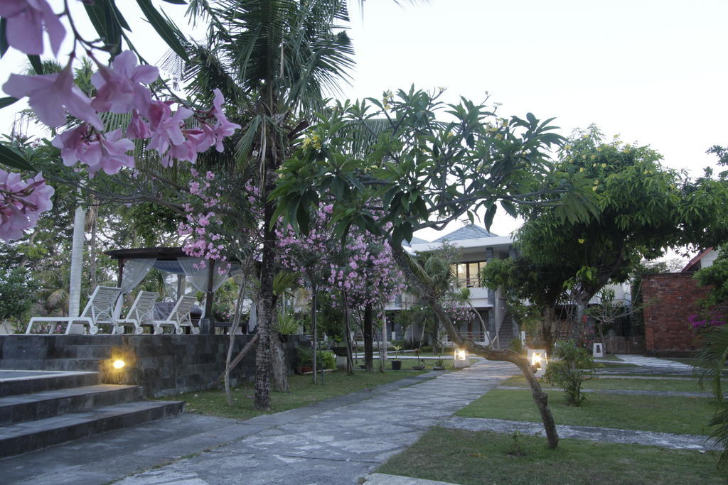 Alit Beach Resort And Villas Санур Экстерьер фото
