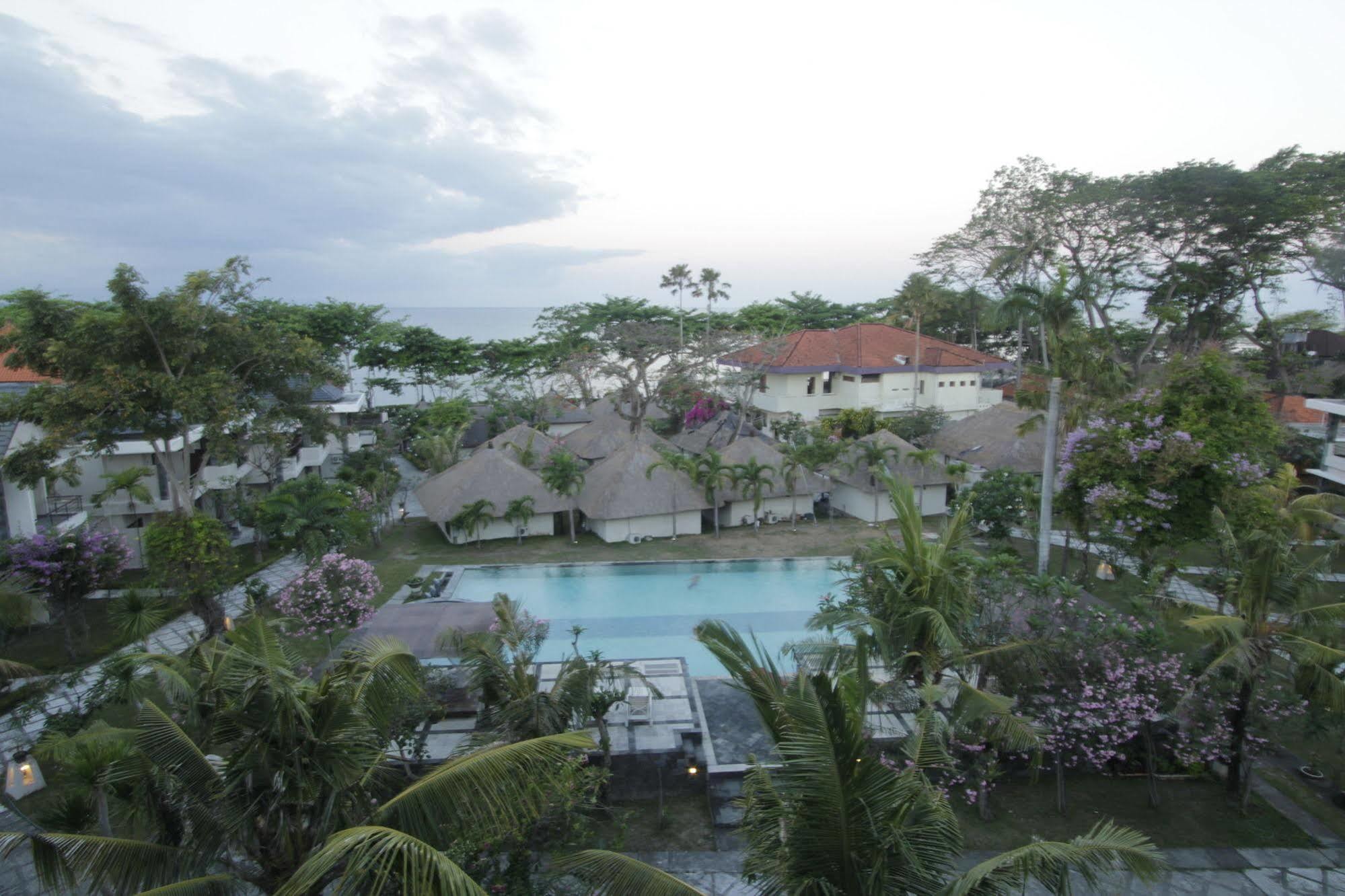 Alit Beach Resort And Villas Санур Экстерьер фото
