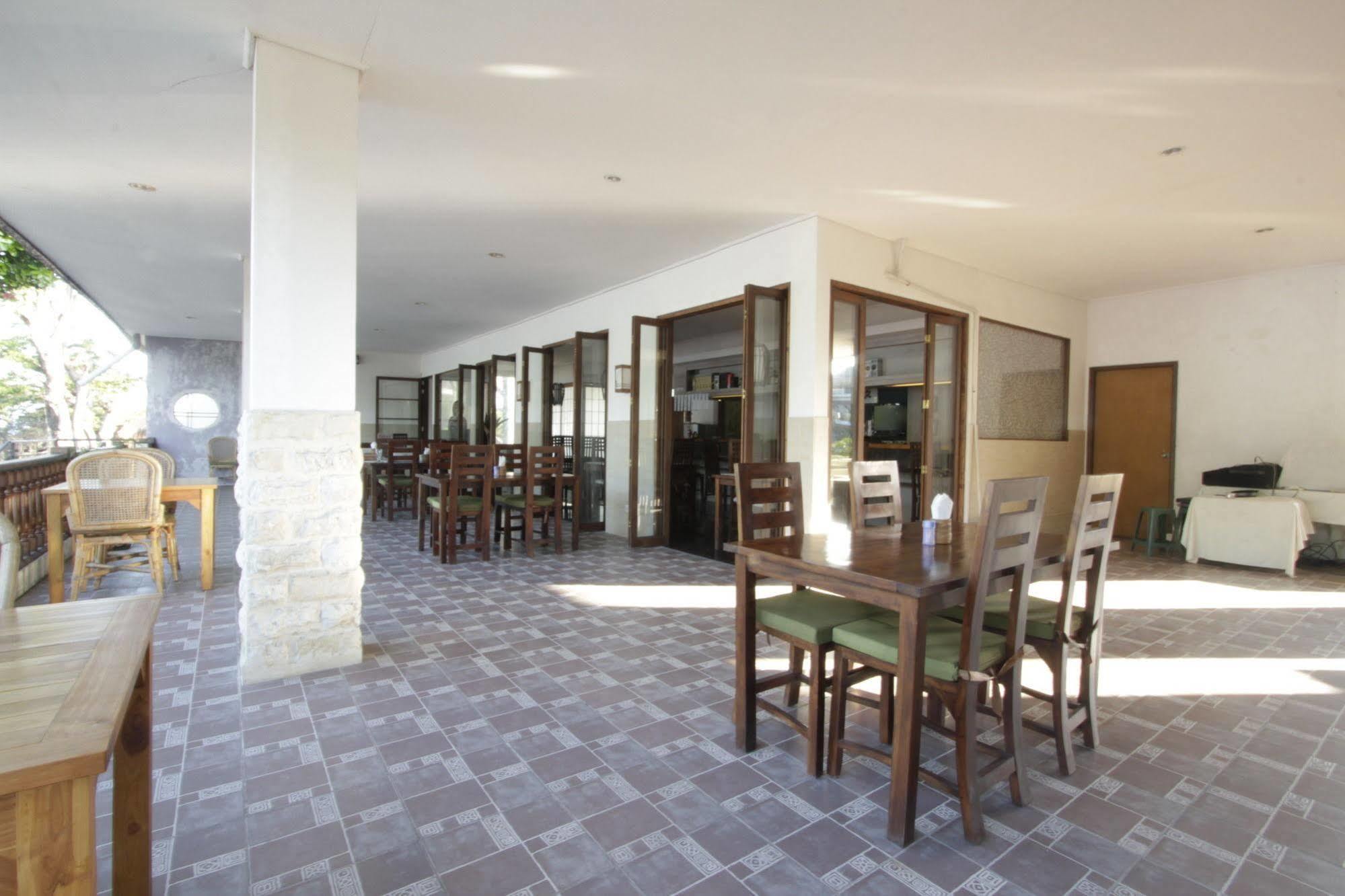 Alit Beach Resort And Villas Санур Экстерьер фото
