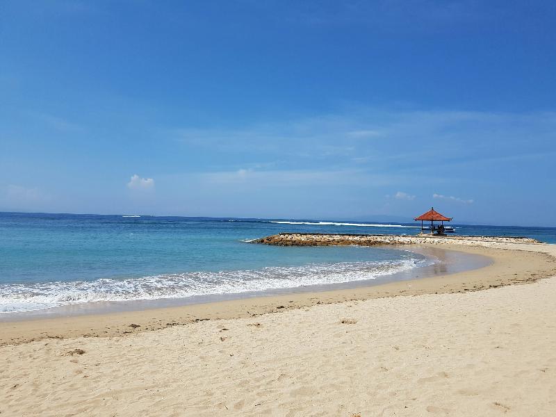 Alit Beach Resort And Villas Санур Экстерьер фото