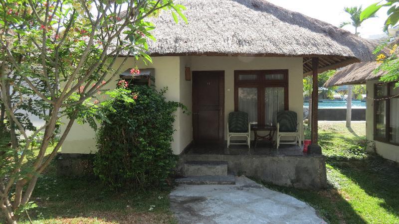 Alit Beach Resort And Villas Санур Экстерьер фото
